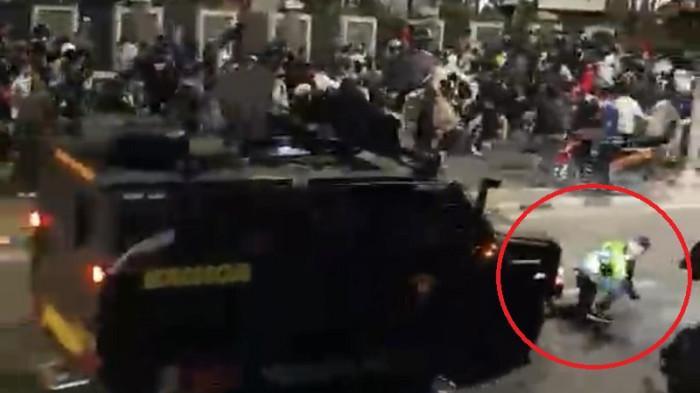 Darah Di Aspal Senayan: Kematian Driver Ojol Di Tengah Demo