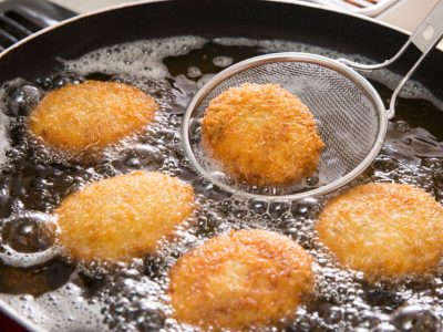 Gorengan Sehat Anti Cepat Kotor: Terapkan 4 Kiat Ini!