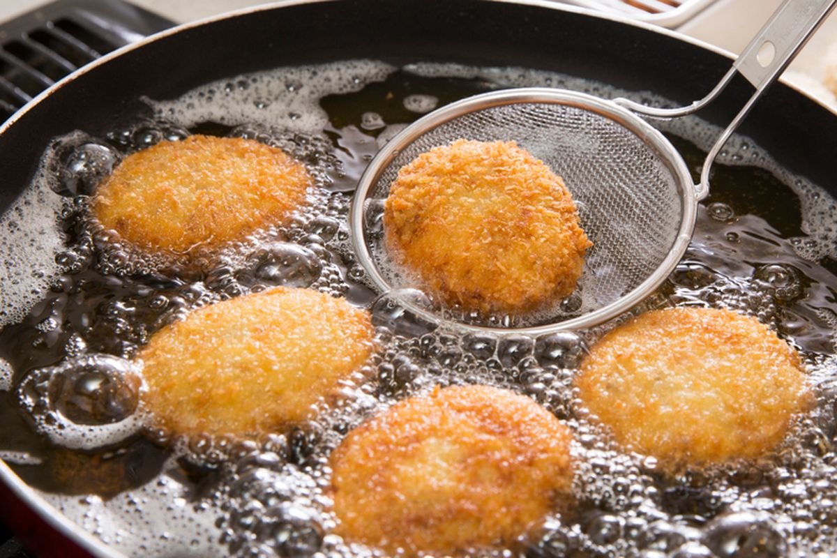 Gorengan Sehat Anti Cepat Kotor: Terapkan 4 Kiat Ini!