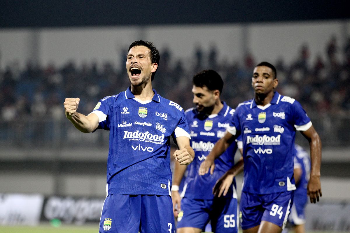 Gol Perdana Persib, Thom Haye Buka Suara
