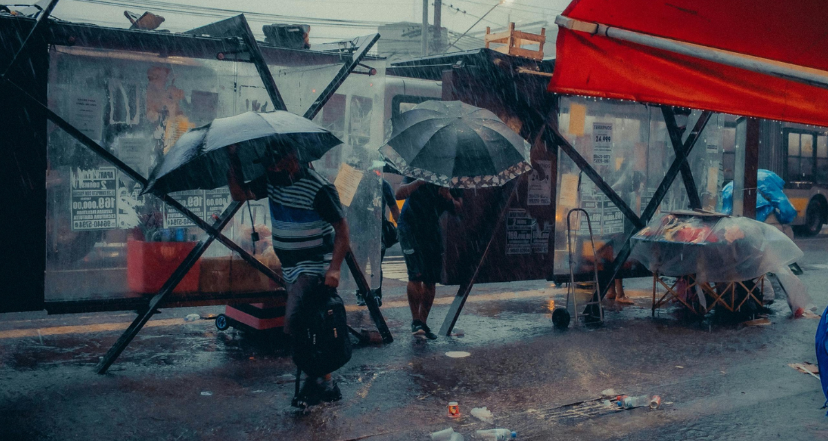 Basah Kuyup & Himpitan Di KRL, Gimana Biar Gak Burnout?