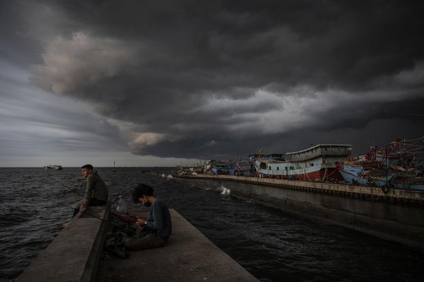 Siklon Tropis Jenna Picu Peringatan Cuaca Ekstrem di Indonesia