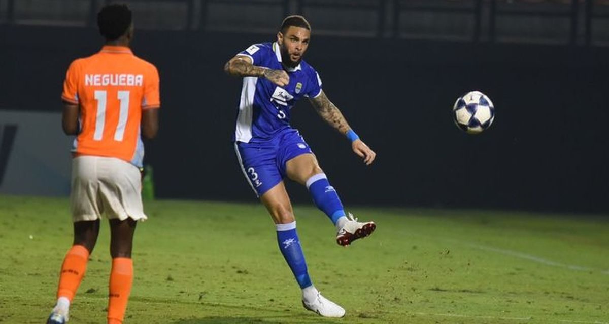 Bojan Hodak Kasih Nilai untuk Debut Layvin Kurzawa Di Persib