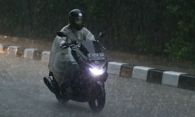 Persiapan Wajib Bagi Pengguna Motor Di Musim Hujan