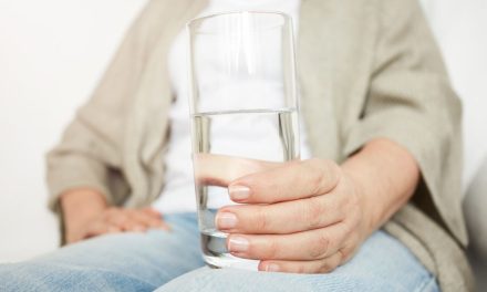 Tetap Hidrasi Walau Puasa: Jangan Asal Minum, Ini Rahasianya!