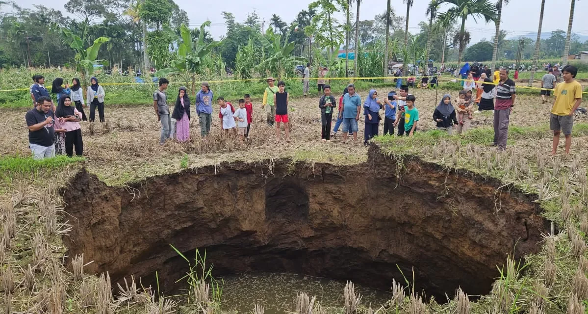 Misteri Lubang Amblas Limapuluh Kota: Fenomena Apa Ini?