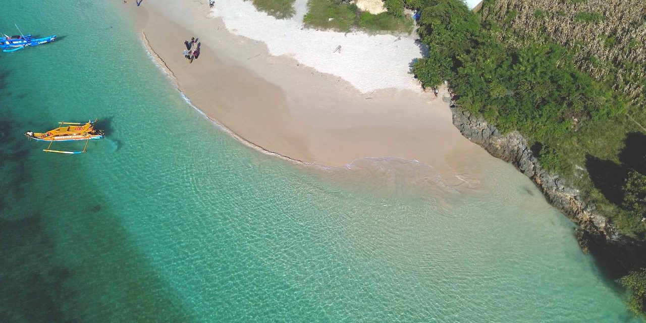 Butuh Ketenangan? Ini Pantai Di Lombok Yang Pas Buat Healing