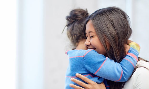 Peluk Dunianya: Tips Hadapi Anak Yang Introvert