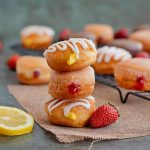 4 Toko Donat Surabaya Yang Variasinya Bikin Bingung Milih