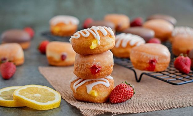 4 Toko Donat Surabaya Yang Variasinya Bikin Bingung Milih