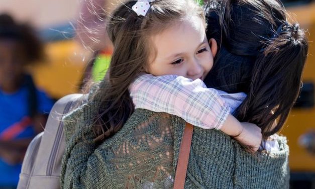 Panduan Orang Tua: Trik Tepat Merangkul Anak Introvert