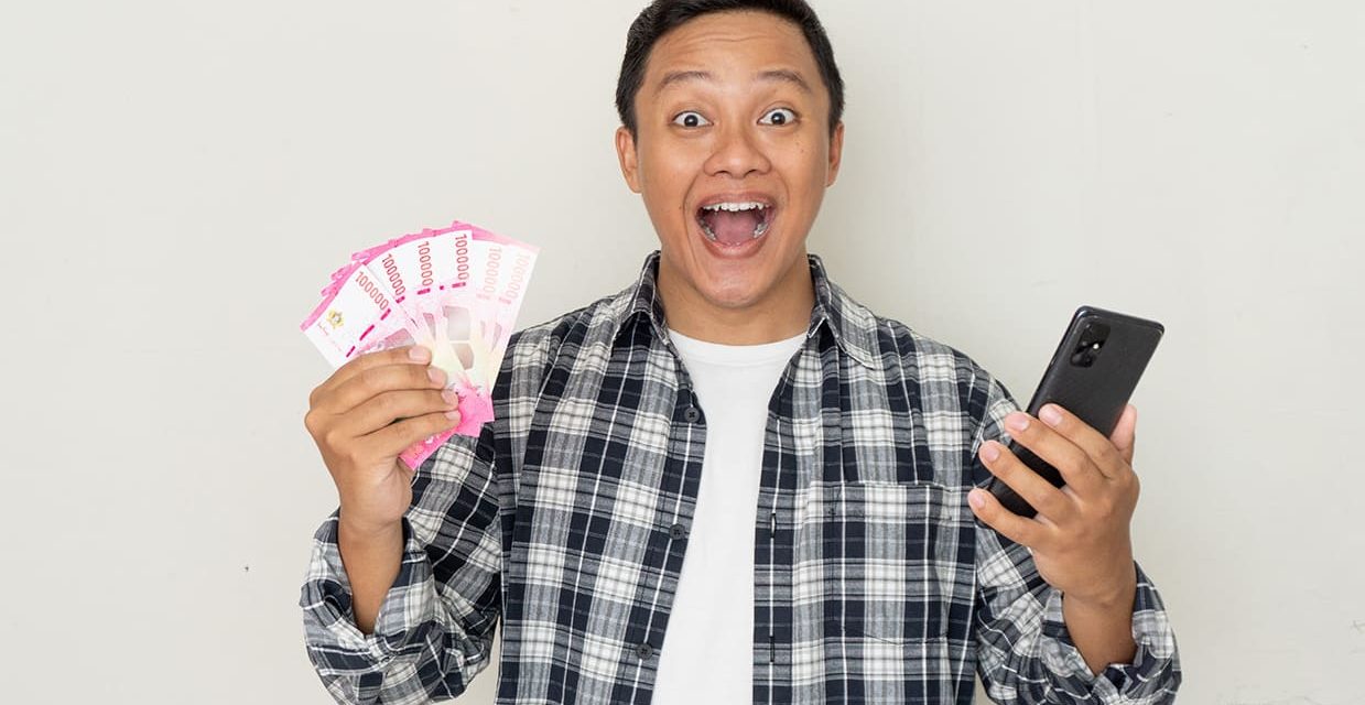 Pantau Uang Lewat HP? Ini Cara Mudahnya