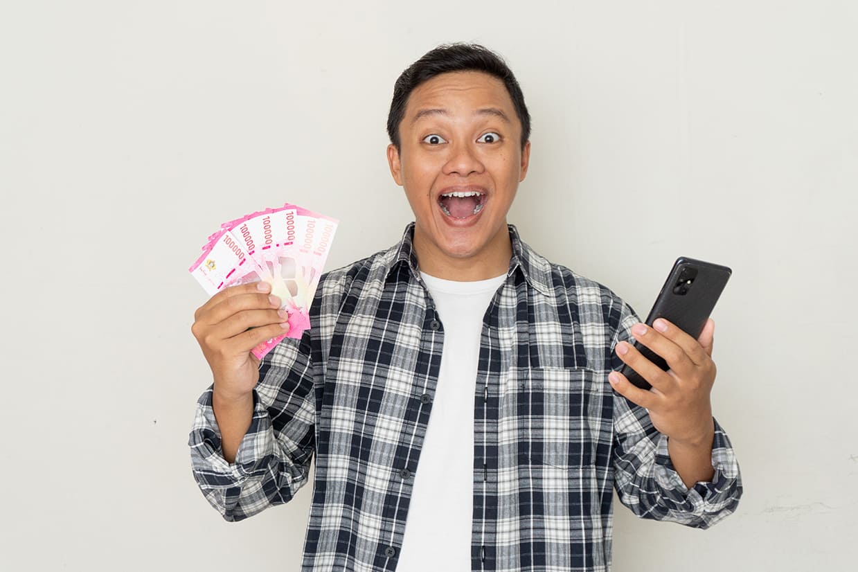 Pantau Uang Lewat HP? Ini Cara Mudahnya